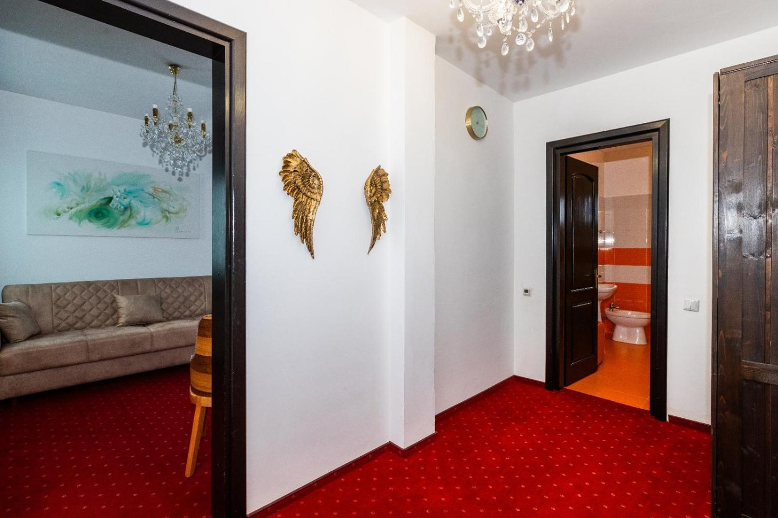 Vila Luca-Hotel Sirnea Exterior photo